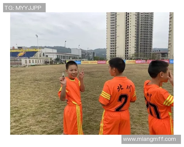 足球明星的儿子如何在绿茵场上追逐父亲的辉煌梦想与人生旅程 足球明星的儿子如何在绿茵场上追逐父亲的辉煌梦想与人生旅程