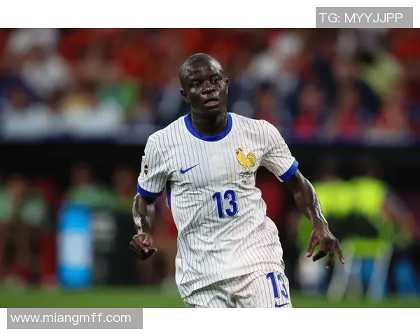 顶级足球明星齐聚盛典展现风采与魅力引发全球关注与热议 顶级足球明星齐聚盛典展现风采与魅力引发全球关注与热议